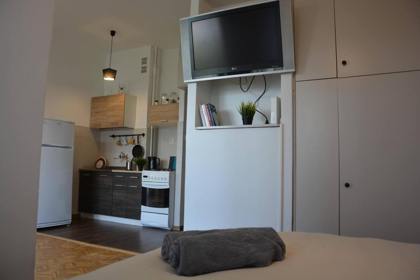 Ohmyhome - Sunny Apartment In City Center Warszawa Eksteriør bilde